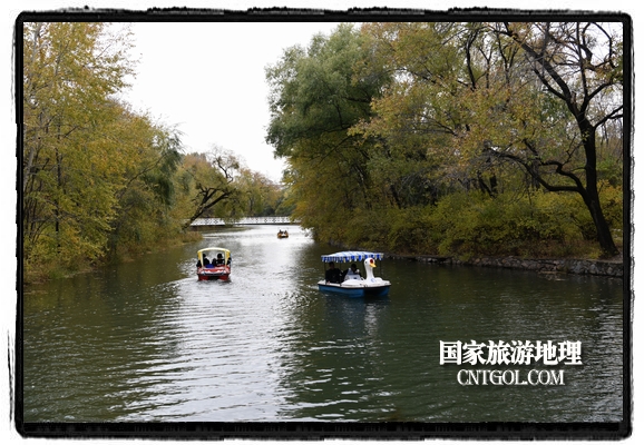 扎蘭屯市五彩繽紛賞秋色“游人如織”(圖)